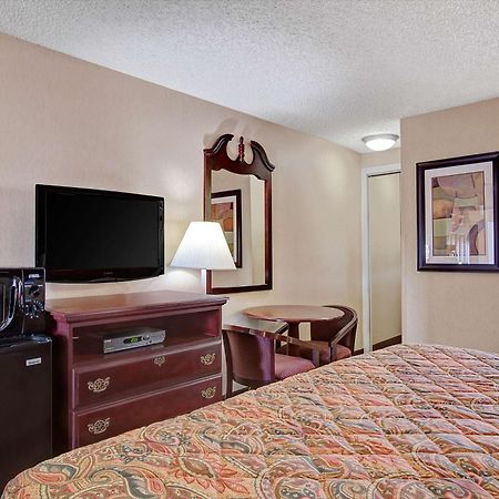 Days Inn By Wyndham Ridgefield Nj Exterior photo