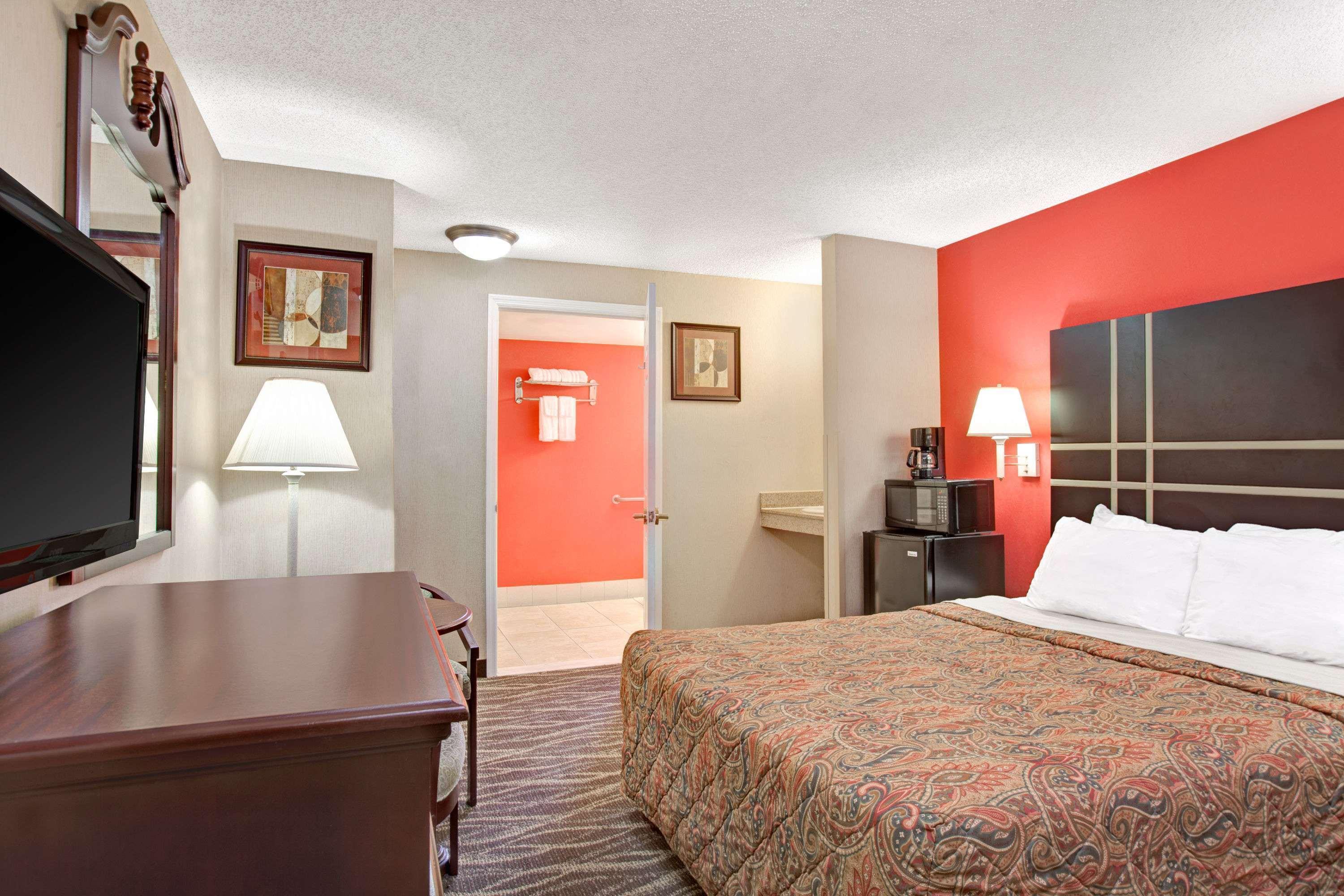 Days Inn By Wyndham Ridgefield Nj Exterior photo