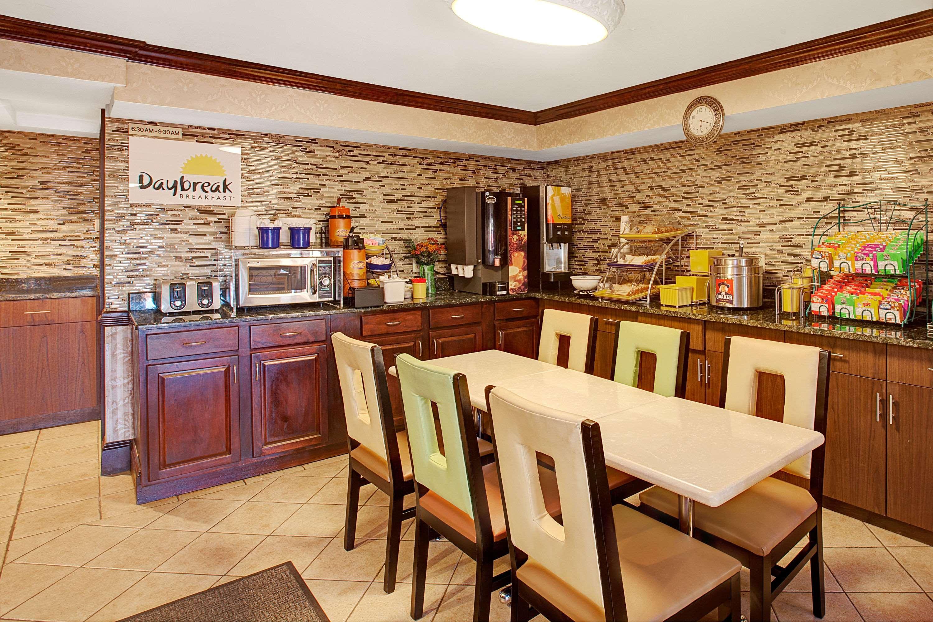 Days Inn By Wyndham Ridgefield Nj Exterior photo
