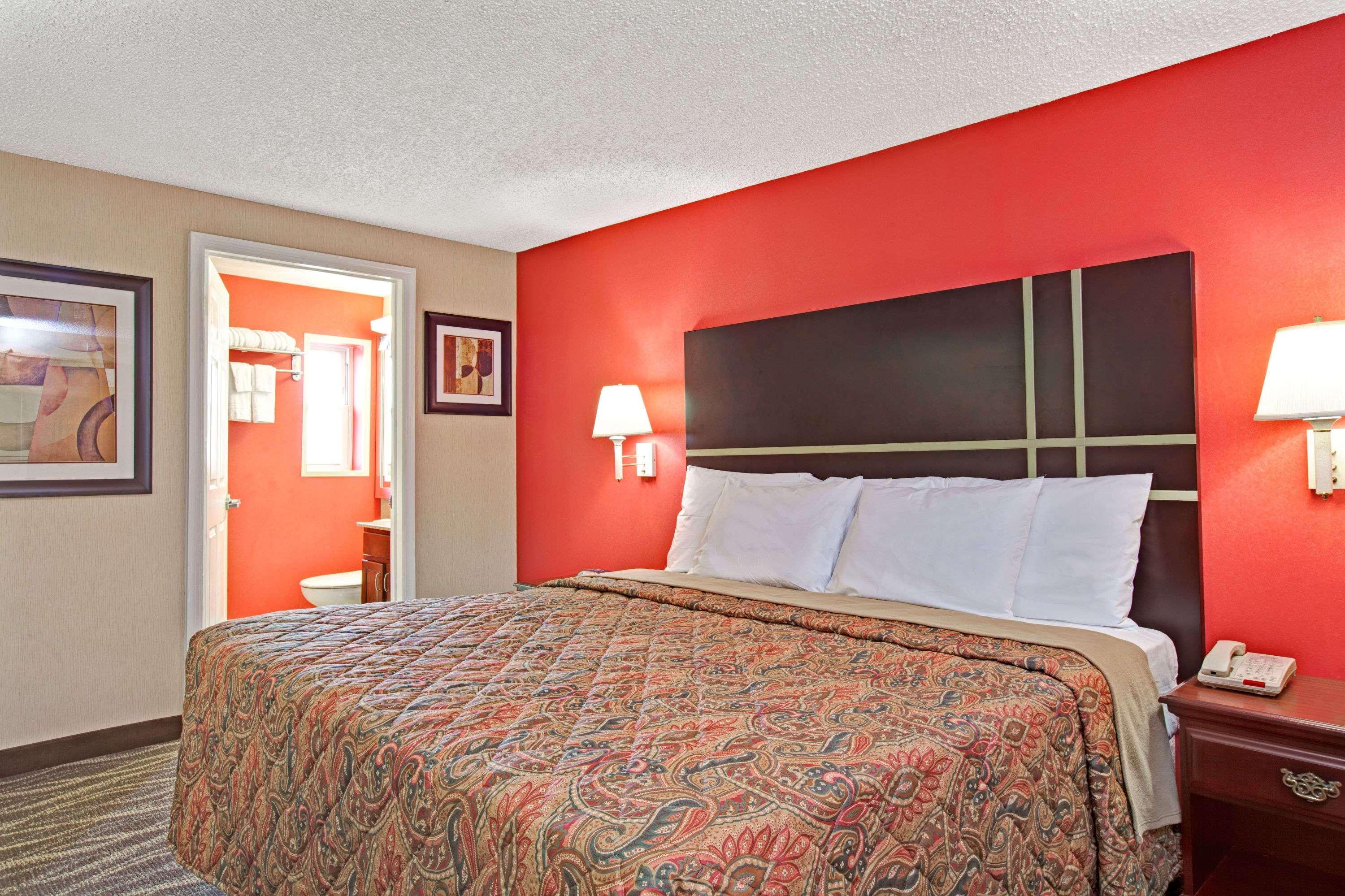 Days Inn By Wyndham Ridgefield Nj Exterior photo